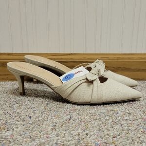 Bandolino Marlow Fabric Upper Cream Mules with Bow Accent Sz 6.5 NWT